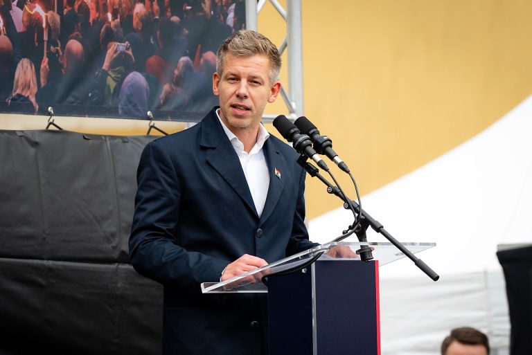 Magyar inicioval stretnutie s ukrajinským prezidentom Zelenským