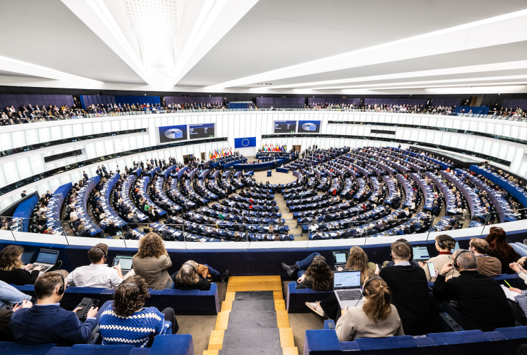 Voľby v Maďarsku rozdelili slovenských europoslancov