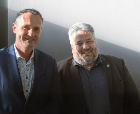 Zrážka vlakov pri Pezinku: určite išlo o pochybenie a nedodržanie predpisov