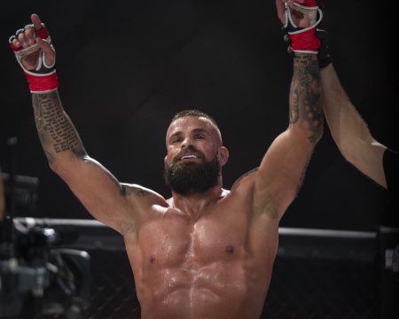 Súd poslal zápasníka Vémolu do väzby. Hrozí mu až 18-ročný trest