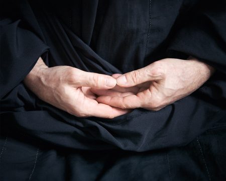 O Bohu, ktorý (ne)existuje. Čo odkazuje Štefan Hríb kresťanom vo svojej knihe?