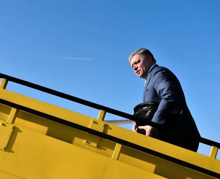 Fico sa stretne s Trumpom a podpíše dohodu o jadrovej spolupráci. SaS má pochyby 