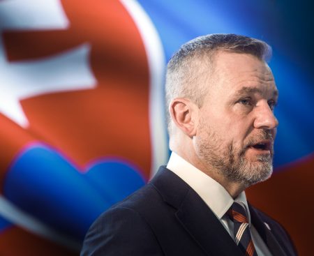 Pellegrini nepodporil rušenie úradu ani po prelomení veta