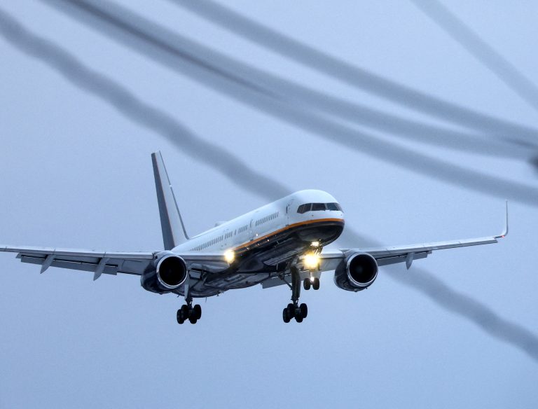 Rusko stoplo lety do Iránu a Izraela po útoku Tel Avivu