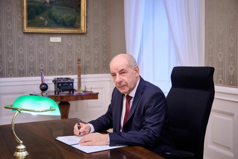 Maďarský prezident rokoval s pápežom o mieri