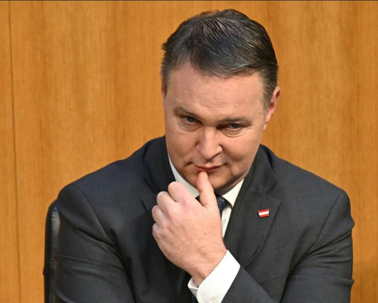 Die Niederlage in St. Pölten ist ein schmerzhafter Rückschlag für SPÖ-Chef Andreas Babler. Foto: Helmut Fohringer/APA-Images/APA