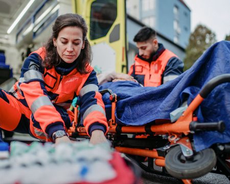Záchranky v prestavbe. Pacienti majú novú linku, záchranári riešia presuny a neistotu