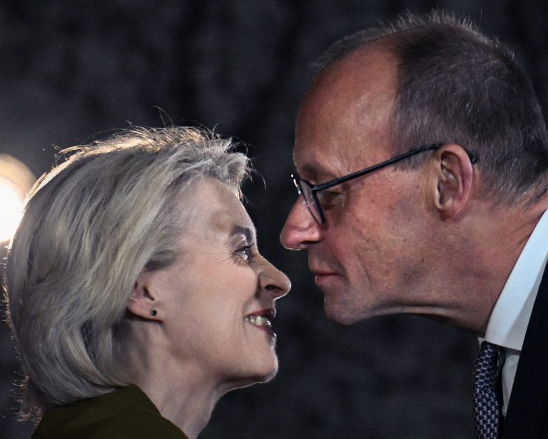 Ursula von der Leyenová a Friedrich Merz. Foto: Annegret Hilse/Reuters