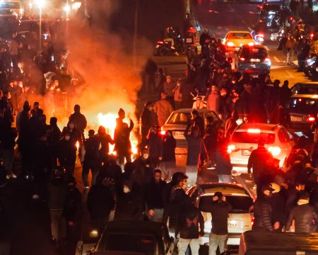 Iran-Revolution: Massive Kritik an ARD, ZDF und ORF – schauen die öffentlich-rechtlichen Sender weg?