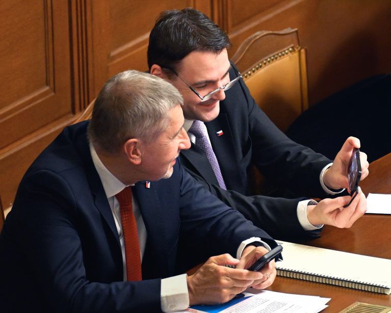 Andrej Babiš a Petr Macinka na schôdzi. Foto: ČTK/Šulová Kateřina/Profimedia
