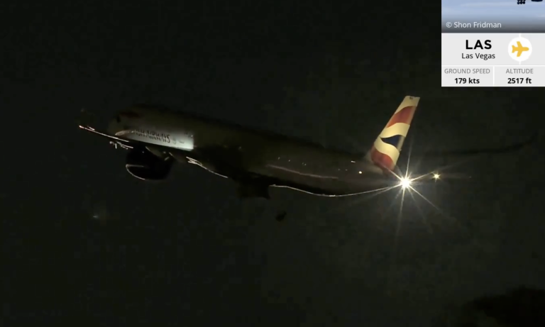 Let do Londýna z L. A. zvládlo lietadlo napriek vypadnutému kolesu