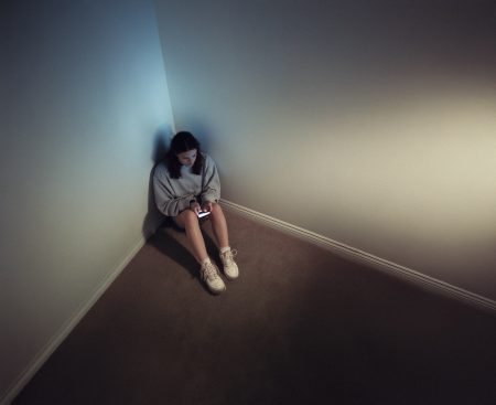 IPčko hlási pribúdajúce volania na krízovú linku. Problémom sú aj „vzťahy“ s AI