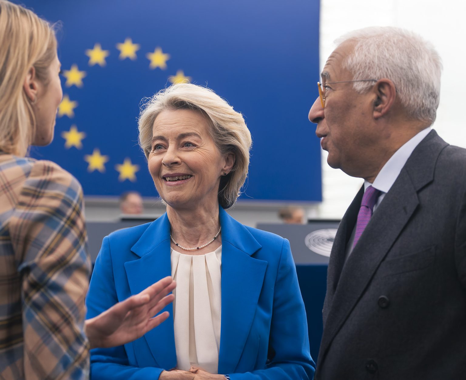 Zwischen Abhängigkeit und Unabhängigkeit: EU-Außenbeauftragte Kaja Kallas, Kommissionspräsidentin Ursula von der Leyen und EU-Ratspräsident António Costa. Foto: Philipp von Ditfurth/dpa