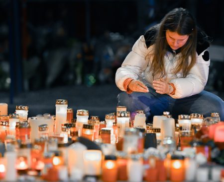 Čo je doteraz známe o požiari vo švajčiarskom bare, pri ktorom zahynulo 40 ľudí