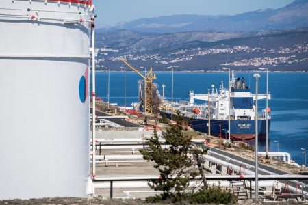 Slovensko a Maďarsko dostanú ropu cez Adriu. Plenković sľubuje dodať všetko, čo potrebujú