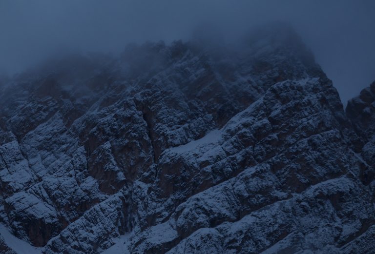 Rakúsky súd odsúdil muža, ktorý nechal na túre umrz­núť partnerku