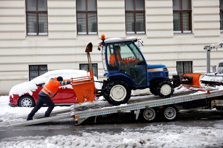 Sneh ochromil Rakúsko, letisko Schwechat obnovilo prevádzku