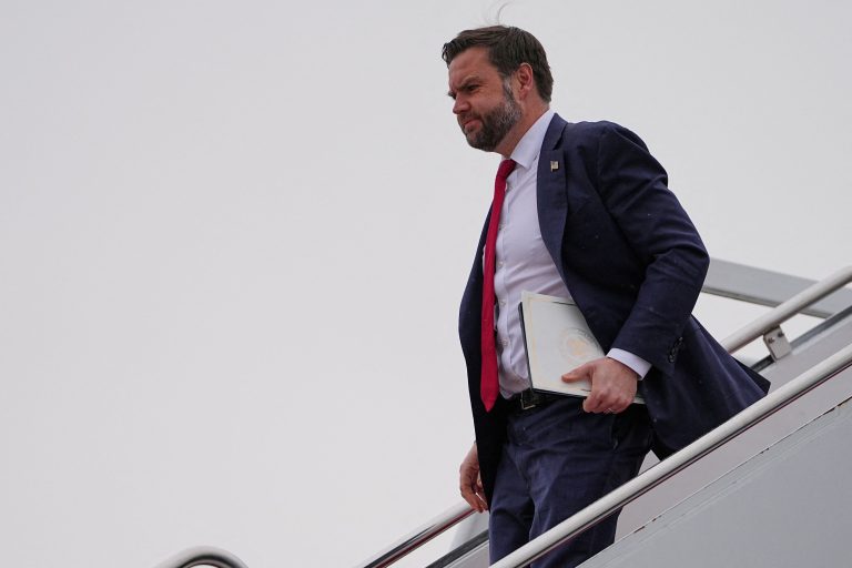 Ománsky šéf diplomacie po rokovaní s Vanceom: Mier je na dosah