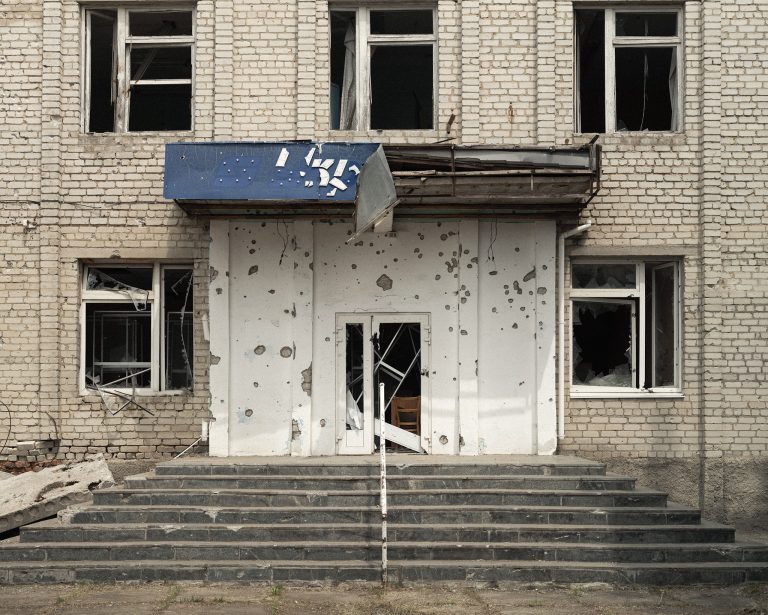 Pošta v Hulyaipole, ktorá bola ťažko poškodená ruským ostreľovaním. Foto: Sasha Maslov/The Washington Post/Getty Images