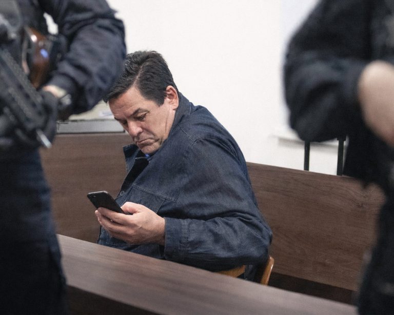 Marián Kočner. Foto: Joe Klamar/AFP/Profimedia a ChatGPT