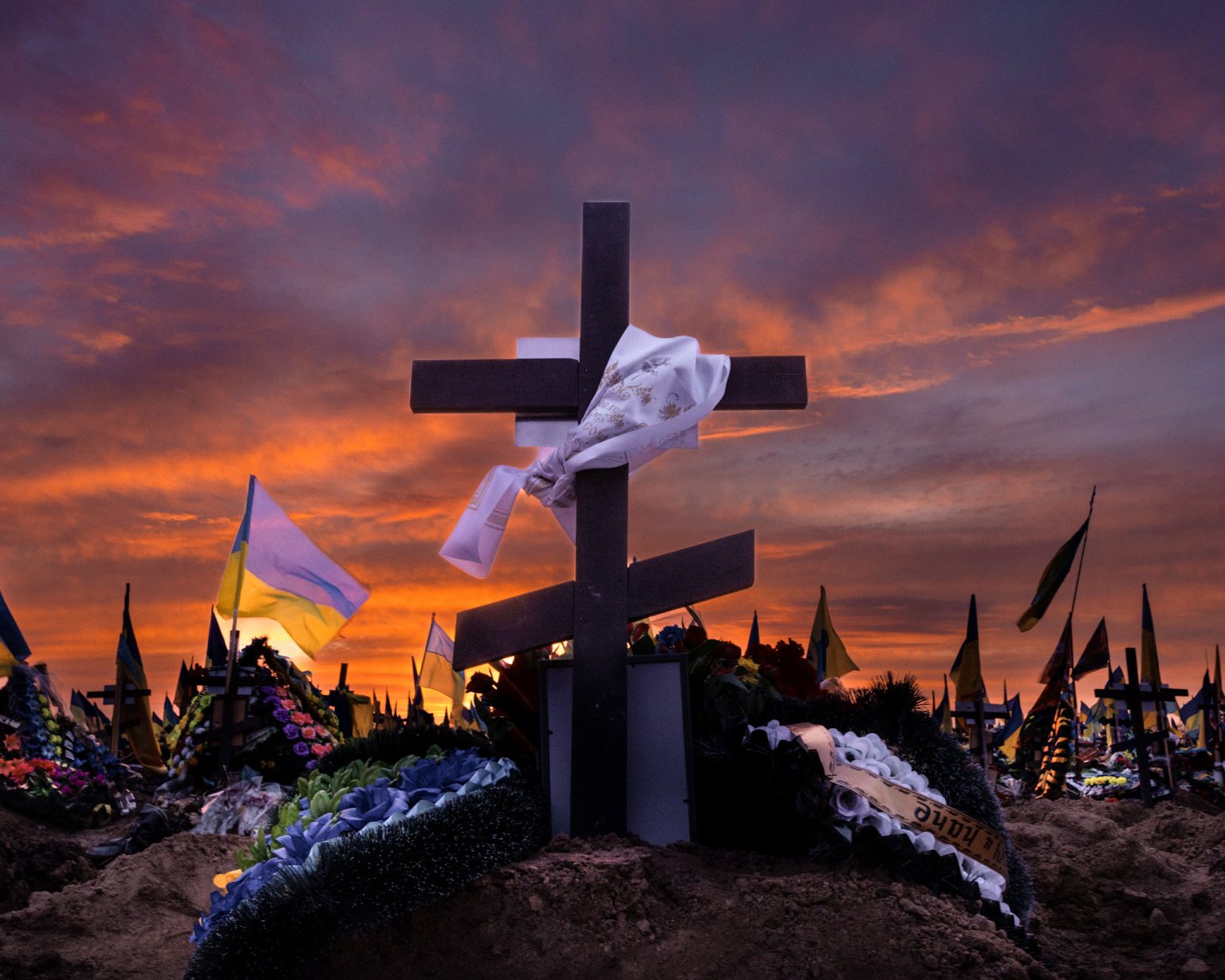 Military graves at a cemetery in Kharkiv. Photo: Paula Bronstein/Getty Images