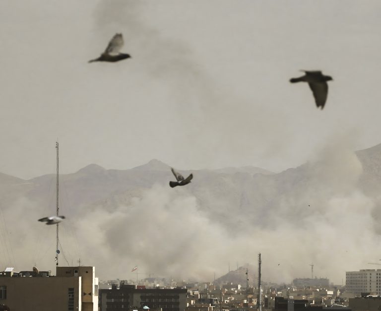 Smoke rises following an explosion, after Israel and the U.S. launched strikes on Iran. Photo: Majid Asgaripour/WANA (West Asia News Agency)/Reuters