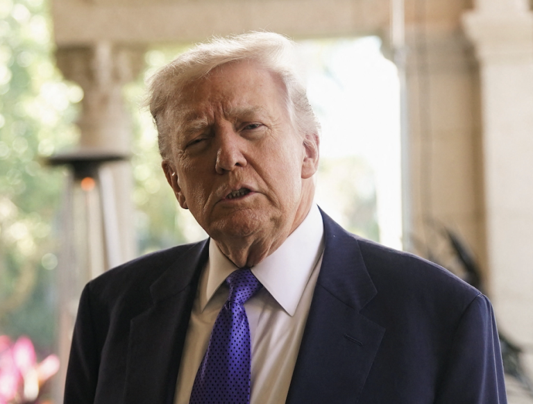 Trump dáva Iránu desať dní, inak mu hrozí úder USA