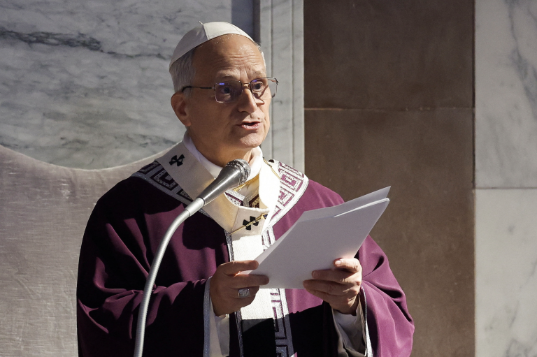 Pápež na Popolcovú stredu varoval pred „svetom v plameňoch“