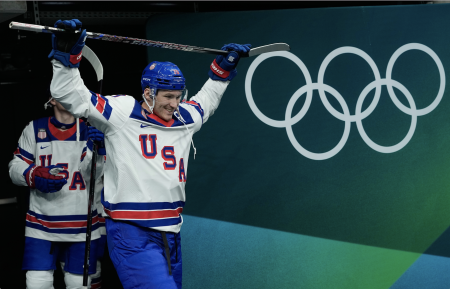 USA vyhrali zlato v hokeji, rozhodol Jack Hughes