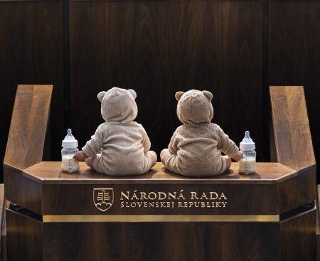 Poslankyňa a dojčiaca matka zároveň? Jarjabek im chce dať ponuku