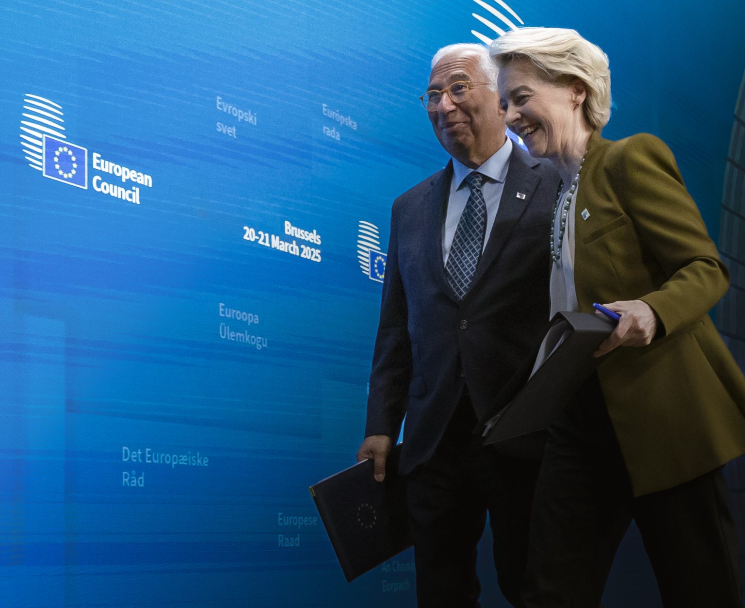 Ursula von der Leyen a Antonio Costa. Foto: Nicolas Economou/NurPhoto via Getty Images 