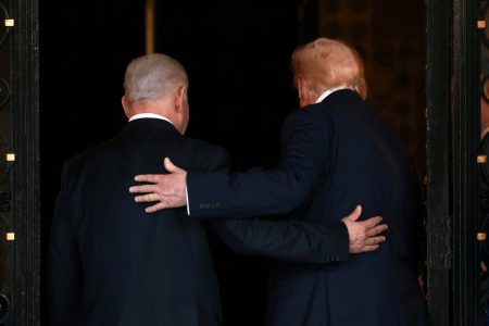 Irán a USA ohlásili dvojtýždňové prímerie, Izrael ho podporí. Hormuz sa otvorí