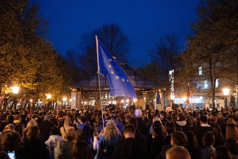 Študenti protestovali proti smerovaniu Slovenska