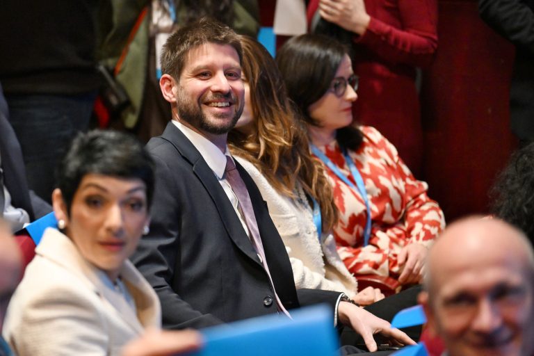 Zábery zo snemu. Foto: Lukáš Grinaj/TASR