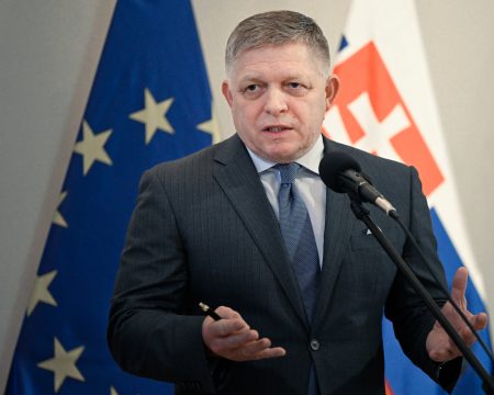 Fico: List Zelenskému pošlem na podpis aj opozícii. Slovnaft podrží ceny palív ešte päť dní