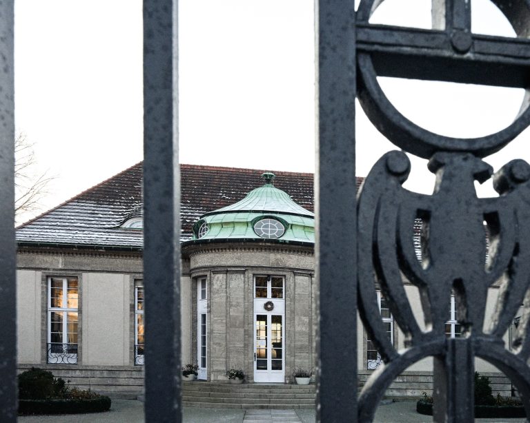 Pohľad na penzión v Postupime, kde sa podľa správy mediálneho portálu Correctiv malo konať stretnutie politikov AfD. Foto: Jens Kalaene/dpa/APA