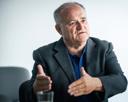 Sviatok, pracovný deň aj legislatívny rébus. Chaos okolo 8. mája 2026 pokračuje