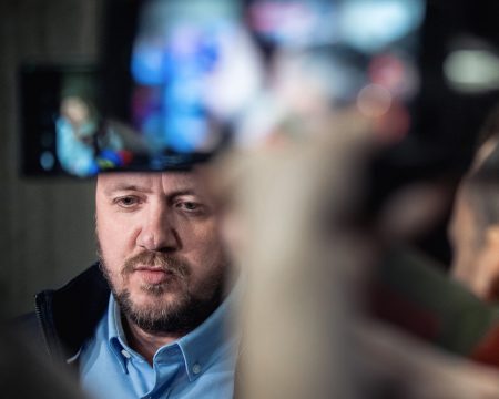 Mediálna obhajoba kovbojských praktík čurillovcov je plná zavádzaní a zľahčovania