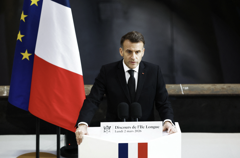 Macron potvrdil navýšenie počtu jadrových hlavíc