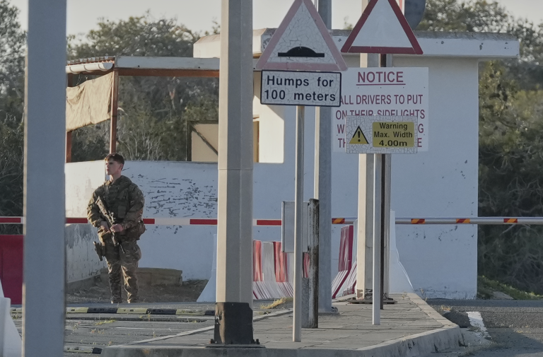 Britská základňa na Cypre sa stala terčom iránskeho dronu