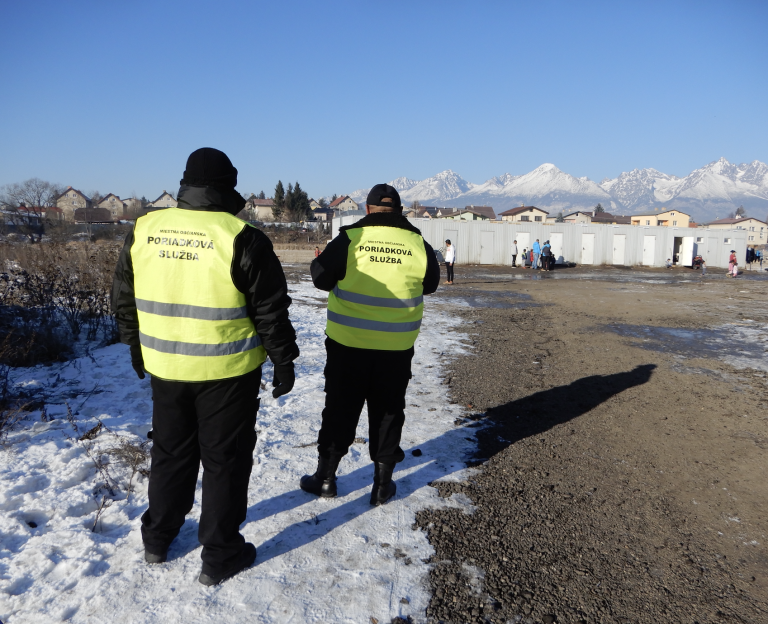 Poriadkové služby budú pokračovať, samosprávy to vítajú