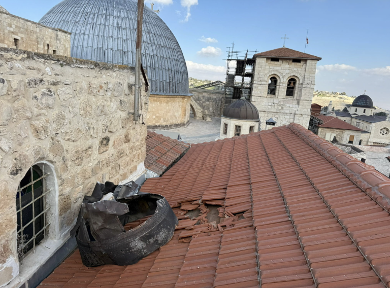 Úlomky rakiet dopadli pri posvätných miestach v Jeruzaleme