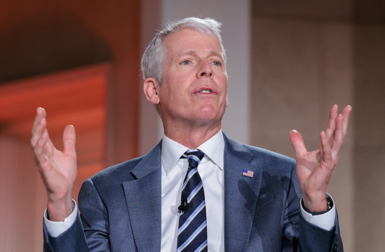 USA zvažujú uvoľnenie iránskej ropy, trh by reagoval do pár týždňov