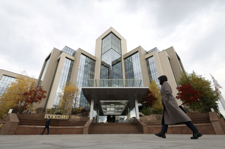 Lukoil predáva aktíva, prepadol sa do straty niekoľkých miliárd