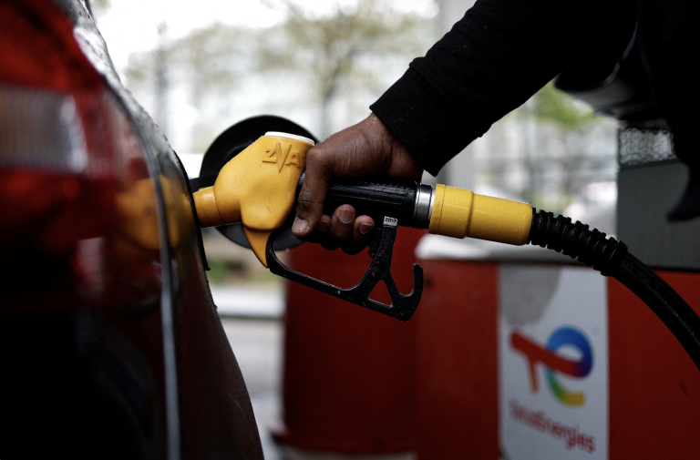 Rusko od apríla obmedzí vývoz palív, reaguje na krízu na trhu