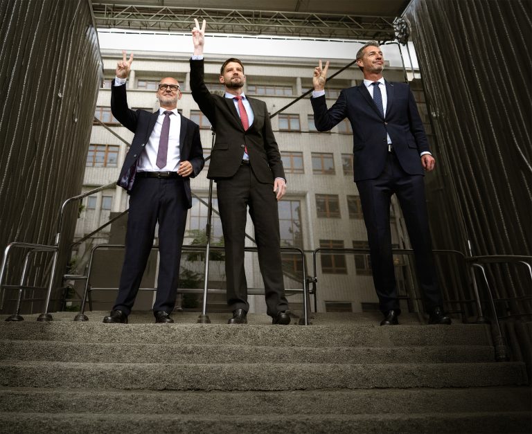 Branislav Gröhling, Michal Šimečka a Milan Majerský. Foto: Joe Klamar / AFP / AFP / Profimedia