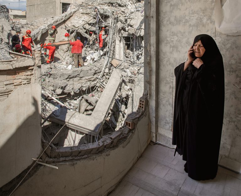 Americko-izraelské útoky na Irán vyvolali rýchlu regionálnu eskaláciu, sprevádzanú odvetnými údermi a rastúcimi civilnými obeťami na Blízkom východe. Foto: Majid Saeedi/Getty Images