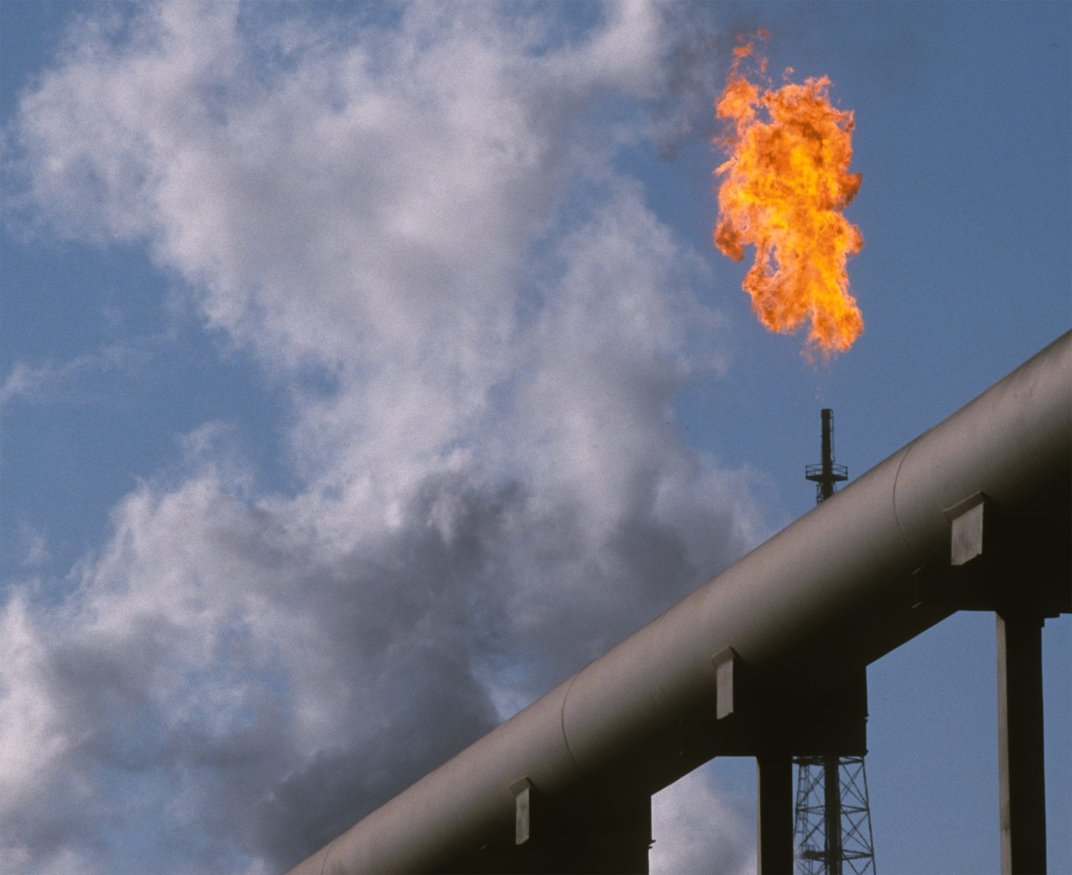 Price swings in oil and liquefied gas mark the first market response to the Gulf conflict. Photo: Kaveh Kazemi/Getty Images