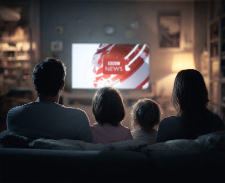 Poplatky, dôvera, moc: porovnanie európskych verejnoprávnych vysielateľov