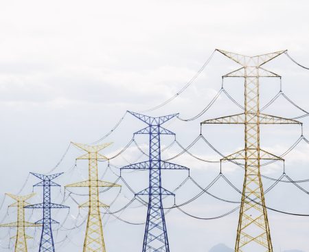 Vláda zruší zmluvu o núdzovej elektrine pre Ukrajinu. Neprídeme ani o cent, tvrdí Magáth